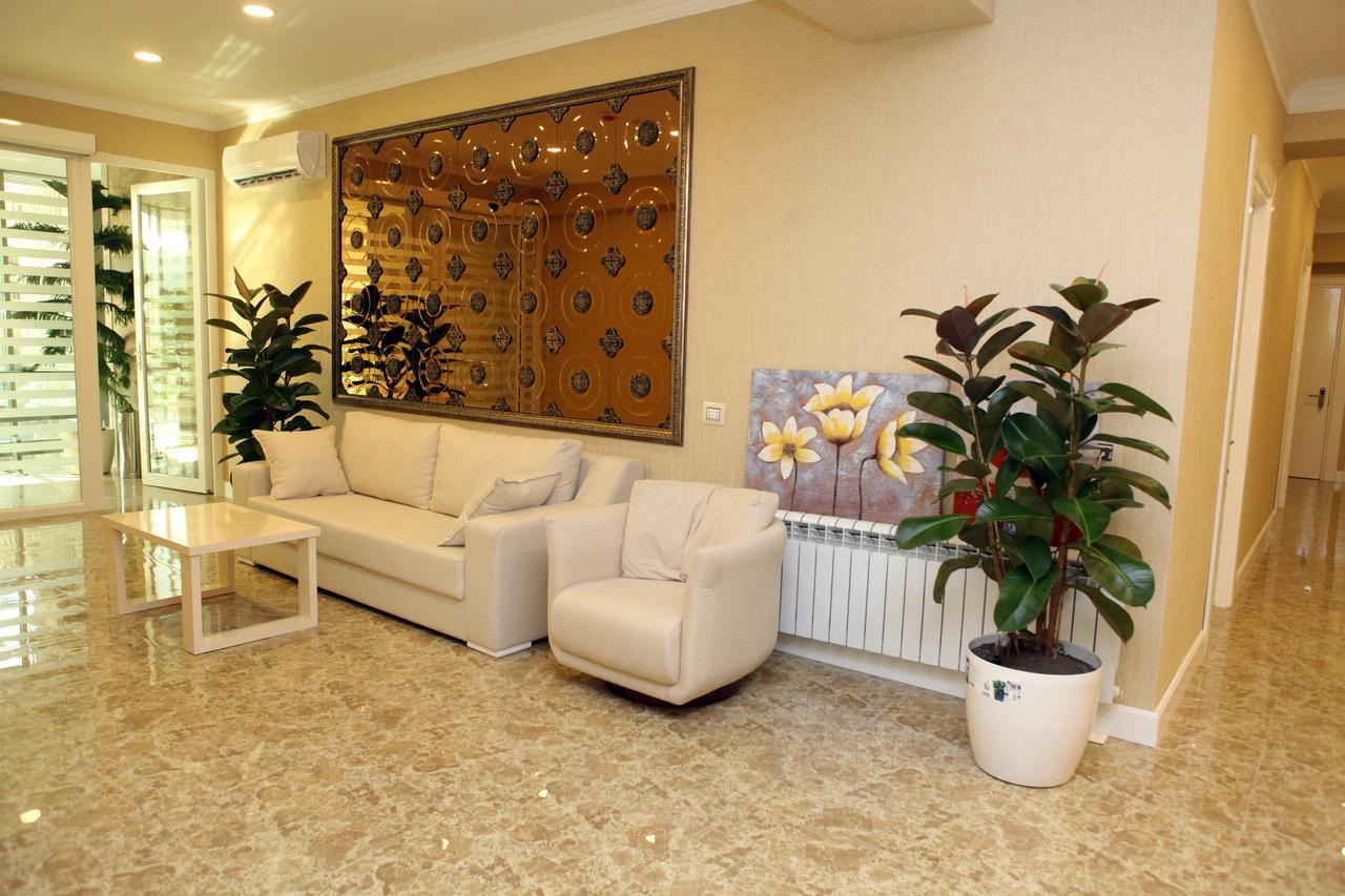 Rusel Hotel Баку Екстериор снимка