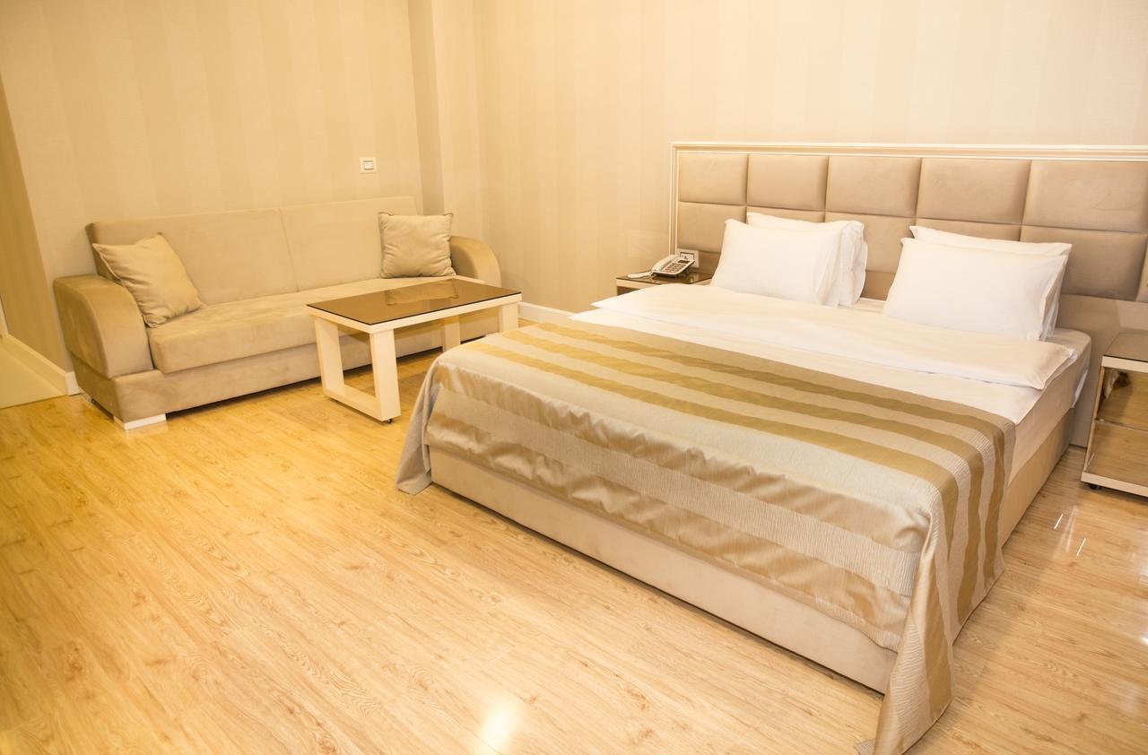 Rusel Hotel Баку Екстериор снимка