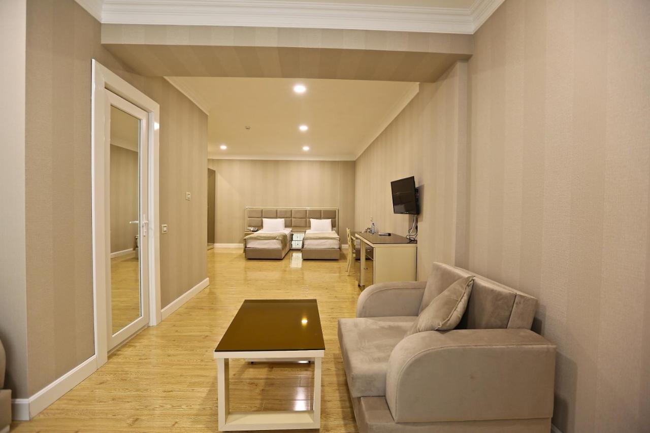 Rusel Hotel Баку Екстериор снимка