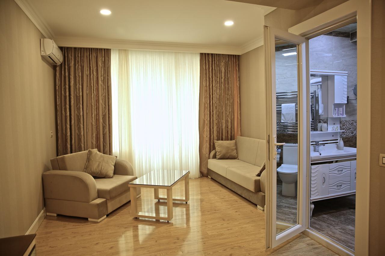 Rusel Hotel Баку Екстериор снимка