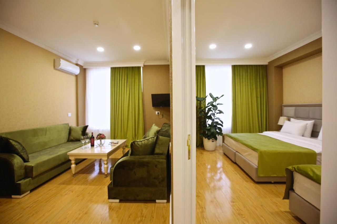 Rusel Hotel Баку Екстериор снимка