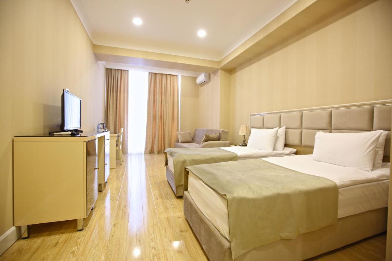 Rusel Hotel Баку Екстериор снимка