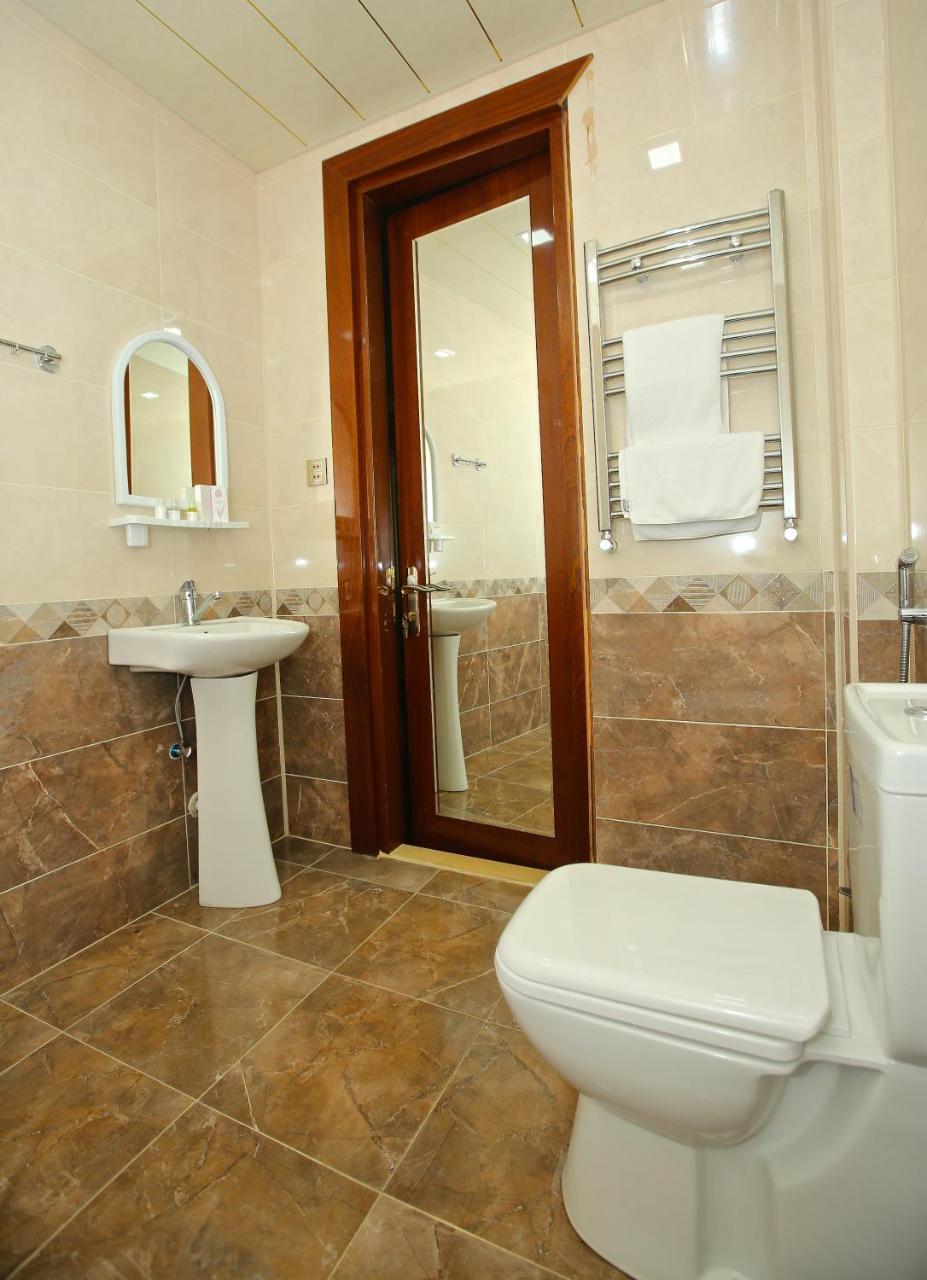 Rusel Hotel Баку Екстериор снимка
