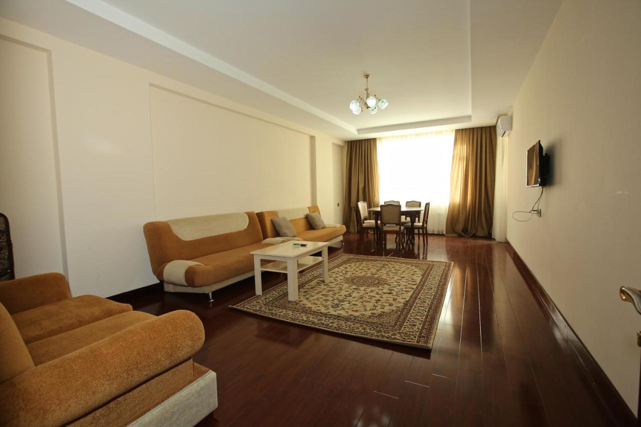 Rusel Hotel Баку Екстериор снимка
